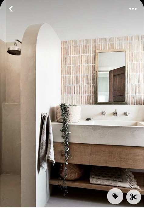 Mediterranean Ensuite, Bathroom Decor Mediterranean, Modern Medditerean Decor, Provence Bathroom, Mediterranean Washroom Design, Meditteranean Bathroom Master Bath, Ibiza Bathroom, Bathroom Tile Mediterranean, Loft Bathroom