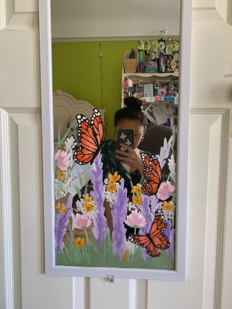 Painted Body Mirror, Mirror Painting Ideas Aesthetic, Mirror Painting Ideas, Painted Mirrors, Painted Mirror Art, Butterfly Mirror, Sky Art Painting, Mirror Inspiration, Mirror Paint