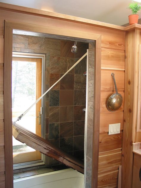 Shower Bath Combo, Teak Floor, Japanese Soaking Tubs, Teak Flooring, Japanese Bath, Tub Ideas, Shower Water, Tiny House Bathroom, Casa Container