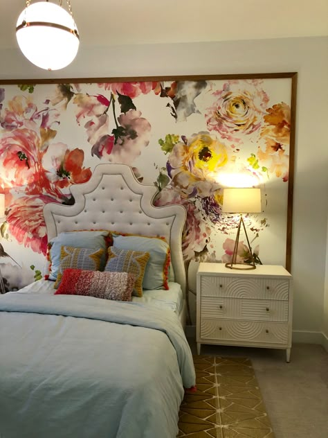 Framed Out Wallpaper, Framed Wallpaper Above Bed, Framed Floral Wallpaper, Framed Wallpaper Headboard, Wallpaper For Headboard, Wallpaper Boarders Ideas, Framed Wallpaper Wall, Bedroom Inspirations With Wallpaper, Wallpaper Top Half Of Wall Bedroom