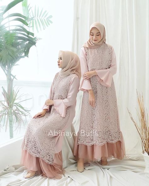 ABINAYA di Instagram "Assalamualaikum, selamat siang❤️ Ini aku umumin pemenang spam ya, terimakasih banyak buat sisis2 cantik : Kamu dapat 1 adena…" Dress Brokat Modern, Dress Muslim Modern, Hijab Dress Party, Muslimah Wedding Dress, Moslem Fashion, Muslimah Wedding, Muslim Dresses, Hijab Wedding Dresses, Dress Pesta