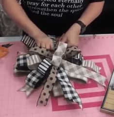 Bunny Black And White, Making Bows For Wreaths, Bow Making Tutorials, Diy Wreath Bow, Plaid Wreath, Deco Mesh Wreaths Tutorials, Bunny Black, Homemade Bows, Mesh Wreath Tutorial