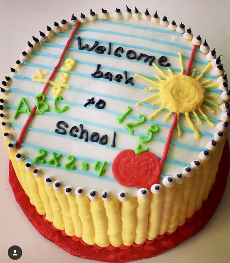 Back to school cake Summer Cake Decorating, Bts Cakes, Back To School Cake, School Cakes, Happy Back To School, Decorating With Fondant, School Cupcakes, Very Short Hairstyles, Cute Birthday Cake