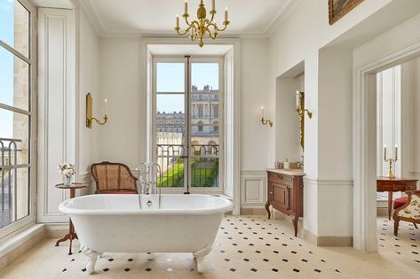 Inspiring Interiors, Castle Hotel, Palace Of Versailles, Four Poster, Hotel Bathroom, Louis Xiv, Pierre Frey, Parquet Flooring, Hotel Design