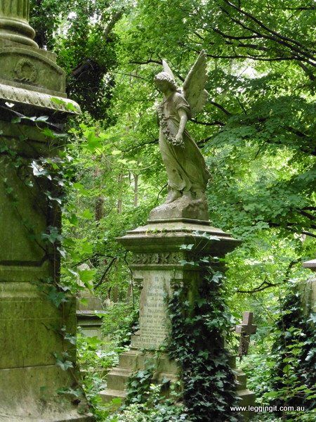 Victorian Cemetery, Highgate Cemetery London, French Colonial Style, Ancient Egyptian Architecture, Cemetery Angels, Highgate Cemetery, Ancient Tomb, Ancient Statues, Old Cemeteries