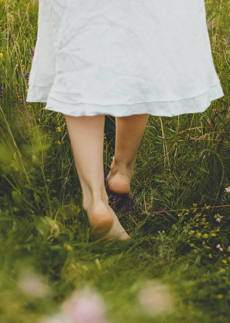 Earthing Grounding, Green Witchcraft, Walking Barefoot, Photos Hd, Green Witch, Back To Nature, Walking In Nature, Simple Pleasures, Hd Photos