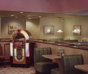 Diner Aesthetic, 50s Aesthetic, We Happy Few, Americana Aesthetic, Lana Del Rey Songs, Vintage Diner, Sassy Girl, 2000s Aesthetic, Aesthetic Boy