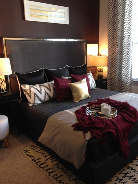 Master Bedrooms Decor Burgundy, Maroon Master Bedrooms Decor, Red Black White Decor Master Bedrooms, Burgundy And Gold Bedroom Ideas, Black And Burgundy Living Room Ideas, Maroon Comforter Bedroom, Bedroom Burgundy Ideas, Wine Color Bedroom Ideas, Maroon Bedroom Decor