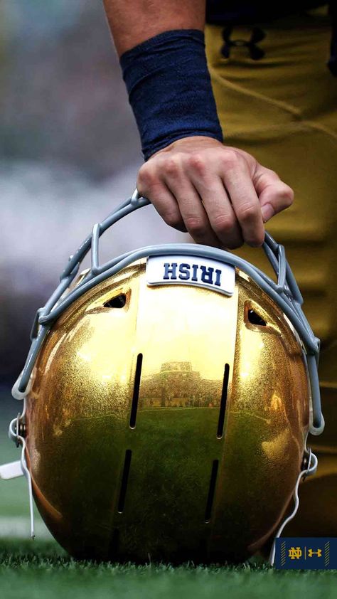 Notre Dame Wallpaper, Norte Dame Football, Noter Dame, Oklahoma Sooners Football, Football Poses, Go Irish, Irish Style, College Football Teams, Notre Dame Football