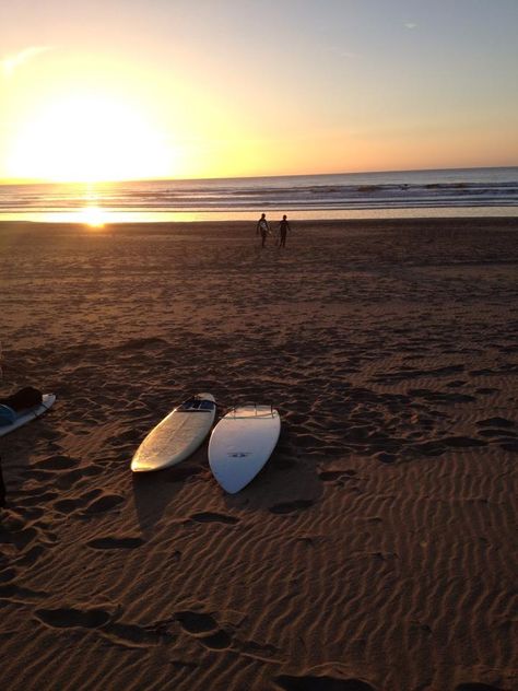 Croyde Bay Devon, Devon Aesthetic, Croyde Devon, Croyde Bay, Vans Surf, Devon Coast, Moving To England, Sunset Surf, Devon England