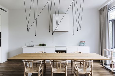 VIBIA match lighting designboom08 Spider Lamp, Geometric Pendant Light, Hanging Pendant Lamp, Interior Design Themes, Industrial Light Fixtures, Design Apartment, Vintage Diy, Led Pendant Lights, Industrial Lighting