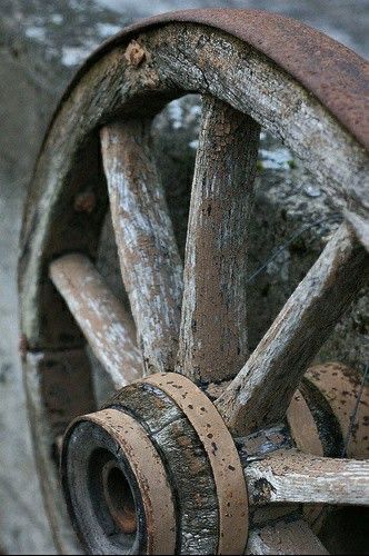 Wagon Wheels, Old Wagons, Wooden Wagon, Country Barns, Wagon Wheel, Old Barns, Malbec, Country Life, Rustic Country