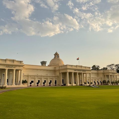 Iit Roorkee Campus, Iit Roorkee Wallpaper, Iit Bombay Campus, Iit Wallpapers, Iit Roorkee, Iit Bombay, Vision Board Pics, Krishna Hd, College Motivation