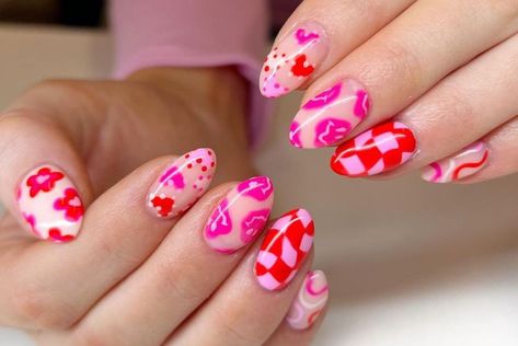 55 Valentine's Day Nails Valentines Candy Nails, Fun Valentines Nails Pink, Retro Valentines Nails, Valentine’s Day Nails Pink, Fun Valentines Nails, Trendy Valentines Day Nails, Tippy Tap, Pink Red Nails, Nails Checkered