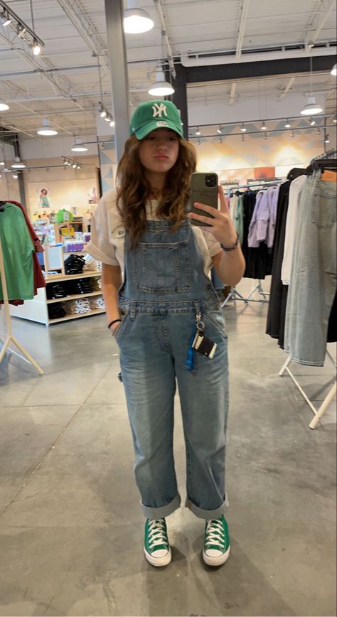 Overalls Outfit Baggy, Denim Blue Overalls For Summer Streetwear, Baggy High-waisted Overalls For Spring, Summer Streetwear Jean Overalls, Baggy Denim Blue Overalls For Streetwear, Green Converse Outfit, High-waisted Denim Overalls For Streetwear, Overall Shorts Outfit, Barista Outfits