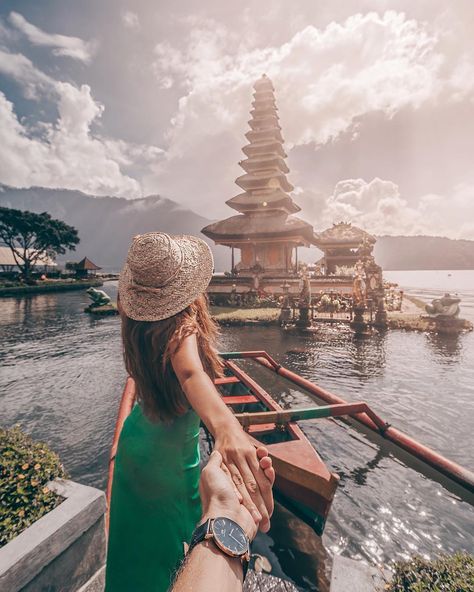 Bali Travel Photography, Bali Itinerary, Bali Guide, Travel Pose, Bali Honeymoon, Bali Vacation, Honeymoon Photos, Holiday Travel Destinations, Couples Vacation