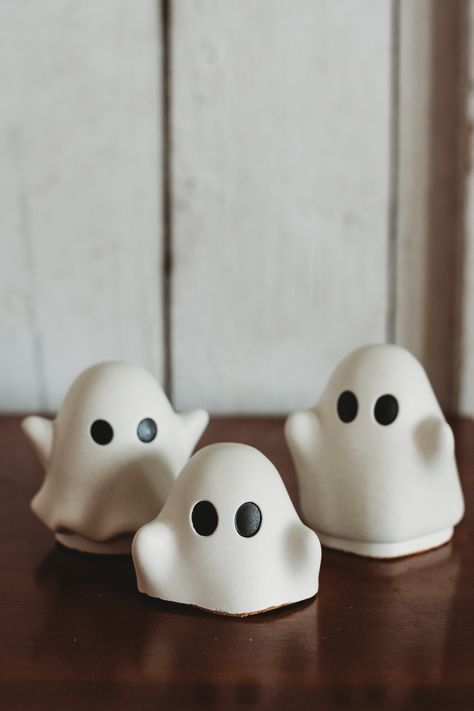 Concrete Ghost, Halloween Ghost Decor, Ghost Clay, Carving A Pumpkin, Clay Ghost, Ghost Decor, Halloween Clay, Ghost White, Ghost Decoration