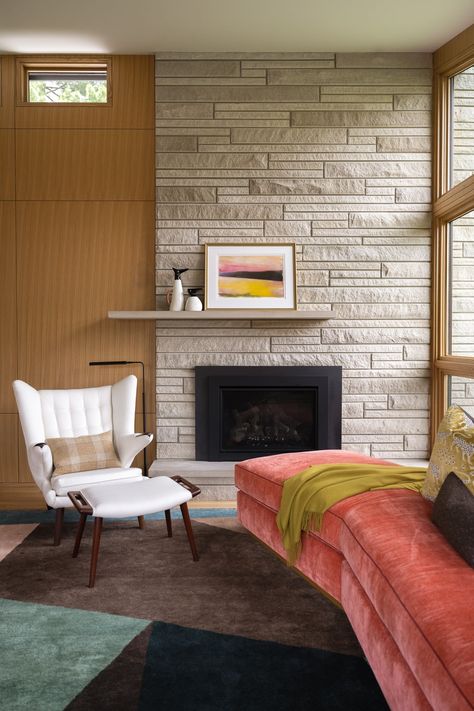 Midcentury Marvel — Susan Yeley Homes Midcentury Modern Fireplace, Modern Luxury Interior Design, Mid Century Fireplace, Mother In Law Apartment, Fireplace Decor Ideas, Midcentury Interior, Midcentury House, Modern Luxury Interior, In-law Apartment