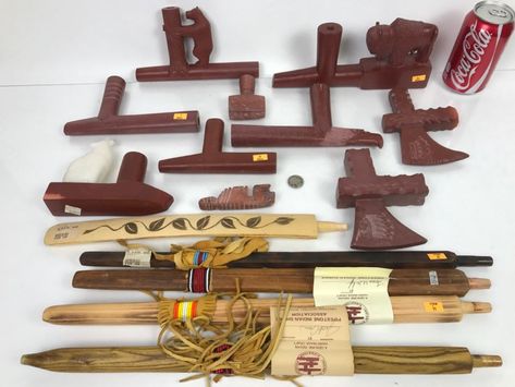 HUGE Collection Of Native American Peace Pipes Pipestone Catlinite Ceremonial Smoking Pipes Bear Buffalo Wolf Tomahawk (See All Photos For Details) Lot Retails For $2,000+ Aboriginal Education, Peace Pipe, Clay Pipes, Indian Artifacts, Pipes And Cigars, Native American Crafts, Native American Artifacts, Crown Tattoo, Mountain Man