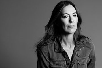 Kathryn Bigelow | film director, film producer, screenwriter and television director. With her film, The Hurt Locker, Bigelow became the first woman to win the Academy Award for Best Director in 2009. Kathryn Bigelow, Hurt Locker, John Goodman, Movie Directors, Best Director, Best Dramas, Film Inspiration, Best Portraits, Film Producer