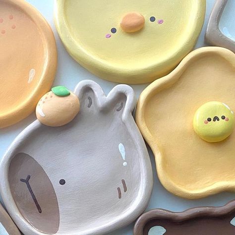 Cute Clay Ideas Useful, Capybara Pottery, Cute Ceramics Ideas Aesthetic, Pottery Clay Ideas, Cute Things To Make Out Of Clay, Cute Pottery Ideas, Duck Bread, Cute Diy Ideas, Pottery Cute