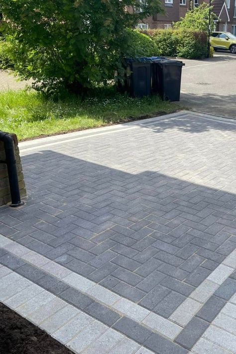 Grey Block Paving, Concrete Block Paving, Block Paving Driveway, Driveway Blocks, Garden Ideas Driveway, Brick Driveway, Grey Paving, Paving Ideas, Paving Design