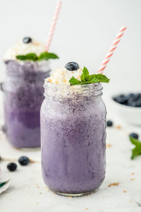 Blueberry Milkshake Blueberry Milkshake Recipe, Blueberry Milkshake, Blueberry Farm, Lemon Ice Cream, Food Doodles, Milkshake Recipe, Jar Kitchen, Blueberry Sauce, Healthy Blueberry