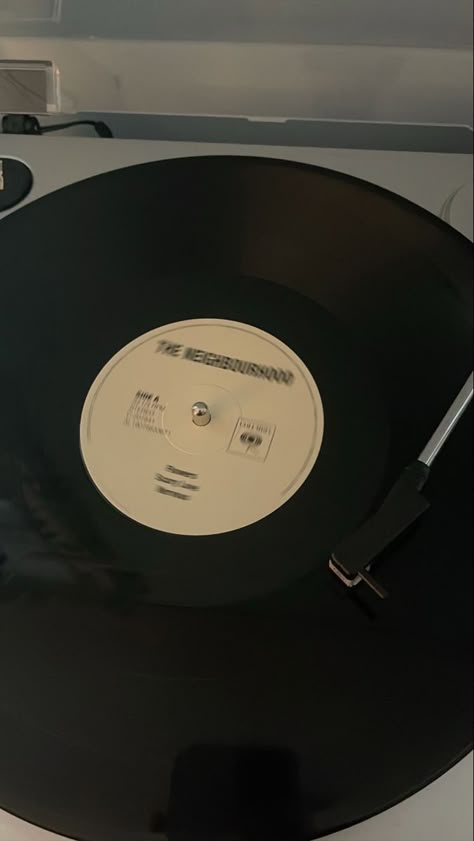 The Neighbourhood Spotify Aesthetic, Vinyl Aesthetic Wallpaper, The Neighbourhood Vinyl, Musica Aesthetic Spotify, Aesthetic The Neighbourhood, The Neighbourhood Aesthetic Wallpaper, Music Lovers Wallpaper, Vinyle Aesthetic, Music Aesthetic Poster