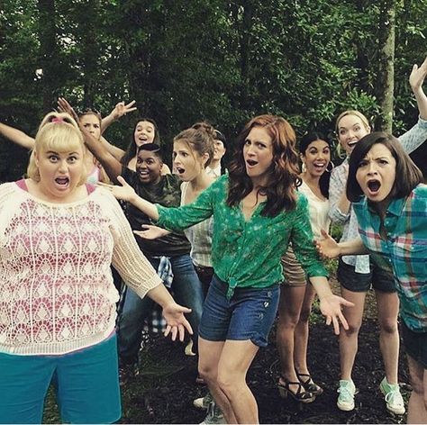 #Barden Bella’s go camping  Sometimes I wake up and think am I crazy because I love Pitch Perfect soooooooooooooooooooooooooo much. Pitch Perfect Cast, Anna Kendrick Pitch Perfect, Ester Dean, Pitch Perfect Movie, Pitch Perfect 1, Alexis Knapp, Pitch Perfect 2, Brittany Snow, Emperors New Groove