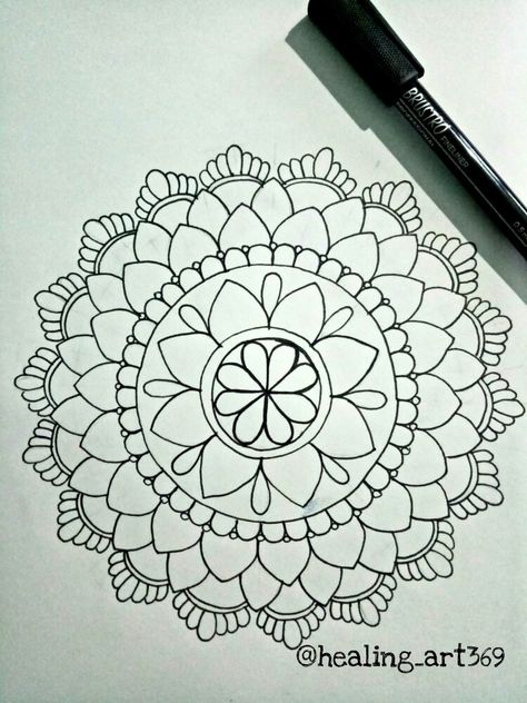 Very Easy Mandala Art For Beginners, Asthetic Picture Drawing Simple Easy, Easy Mandala Designs For Beginners, Beginner Mandala Drawing, Circular Rangoli Designs, Mandela Art Easy For Beginners, Rangoli Drawing On Paper, Mandala Sketch Simple, Mandala Art Simple Easy For Beginners