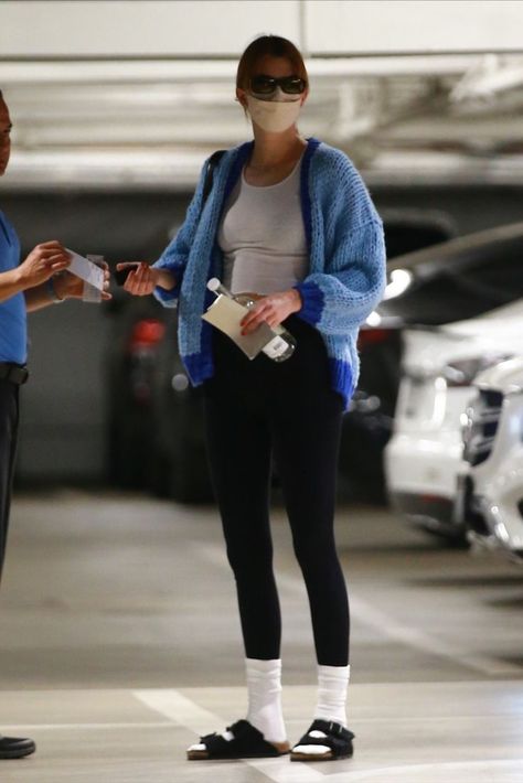 Kendall Jenner Light, Street Style 2022, Light Blue Jacket, Kendall Jenner Street Style, Kendall Style, Kendall Jenner Outfits, Causual Outfits, Kendall Jenner Style, Oversized Jacket