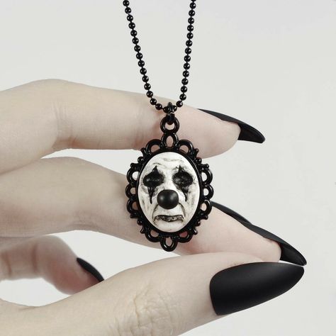 Clown Jewelry, Horror Jewelry, Interesting Accessories, Horror Clown, Fimo Ideas, Horror Vintage, Weird Jewelry, Clothing Art, 29th Birthday