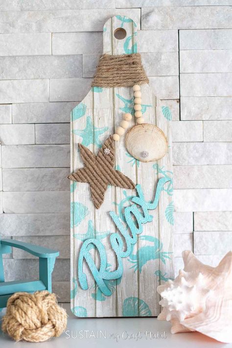 Imagine being able to make a treasure box craft all while spending almost no money at all! Try upcycling this craft for the best turnout. Nautical Decor Diy, Beach Crafts Diy, Beach Themed Crafts, Summertime Crafts, Beach Craft, Diy Beach Decor, Nautical Diy, Nautical Crafts, Beachy Christmas