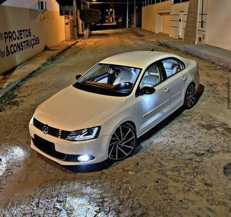 Vw Polo Modified, Jetta Tsi, Jetta Car, Jetta A4, Black Mercedes Benz, Jetta Mk6, Volkswagen Cc, Car Inspiration, Vw Cars