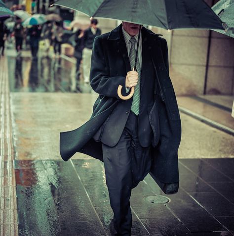 Tokyo Rain, Man With Umbrella, Umbrella Photography, Male Portrait Poses, Umbrella Man, Mrs Hudson, Photo Portraits, Photo Techniques, Under The Rain