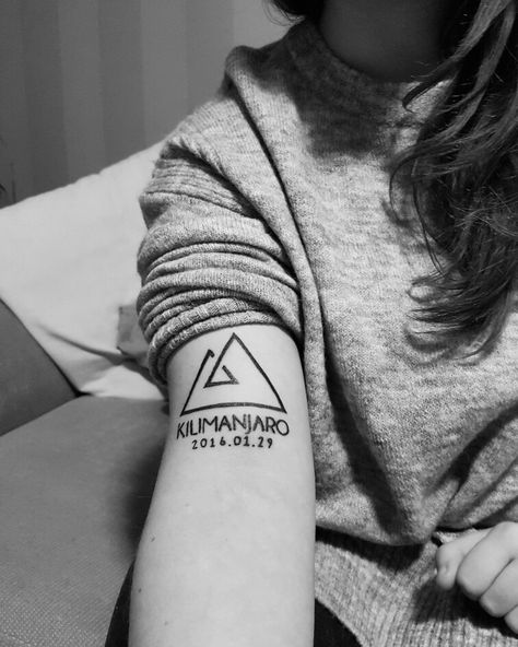 My new Kilimanjaro / mountain tattoo 2016.01.29 ❤ 3 Mountain Peaks Tattoo, Mt Kilimanjaro Tattoo, Tanzania Tattoo Ideas, Mount Kilimanjaro Tattoo, Tanzania Tattoo, Beatles Tattoo Sleeve, Kilimanjaro Tattoo, Jt Tattoo, Kilimanjaro Mountain