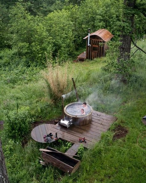 Outdoor Hot Tub, Diy Hot Tub, Outdoor Bathtub, Sun Rooms, Outdoor Tub, Retreat Ideas, Tub Ideas, Outdoor Bath, Spa Design