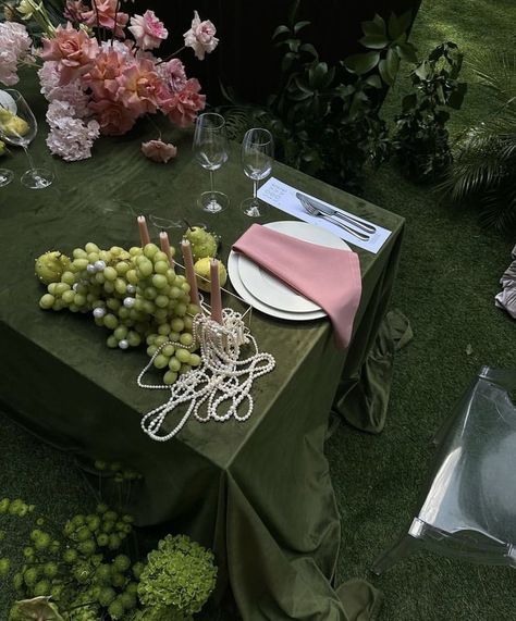 Decoration Inspiration, Wedding Tablescapes, Wedding Mood, Rehearsal Dinner, Table Decoration, Wedding Trends, The Table, Spring Wedding, Event Decor