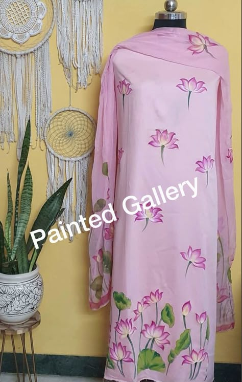 Pichwai Print Dress, Painted Kurtas For Women, Fabric Painting Kurti Design, Hand Painted Kurtas For Women, Kurti Painting Design, Hand Painted Suits Latest, Hand Painted Kurti, Paint Suit Design For Women, New Stylish Dress