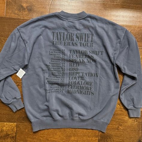 NWT 2023 The Eras Tour Blue Crewneck Taylor Swift Crew Neck Sweatshirt Small Taylor Swift Sweatshirt, Taylor Swift Blue, Taylor Swift Tops, Blue Crewneck, Vintage Wear, Eras Tour, Oversized Fits, Taylor Swift, Dates