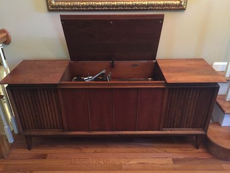 Restoring and upgrading a vintage stereo console from the 60's with modern components including bluetooth connectivity and a modern set of speakers... Stereo Cabinet Redo, Vintage Record Player Cabinet, Vintage Stereo Cabinet, Vintage Stereo Console, Record Player Console, Record Console, Record Player Cabinet, Stereo Console, Redo Cabinets