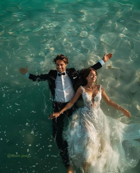 Dream Beach Wedding, Sea Wedding, Aqua Wedding, Ocean Wedding, Dream Wedding Decorations, Water Wedding, Romantic Wedding Photos, Dream Wedding Ideas Dresses, Future Wedding Plans