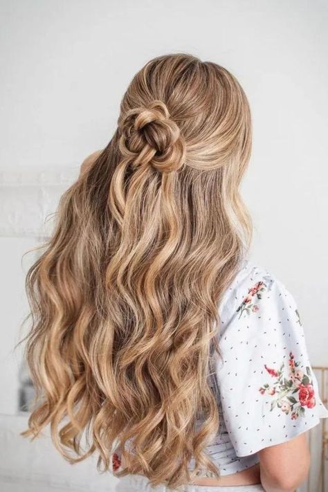 Dutch Flower Braid Wavy Hairstyle Dutch Braid Ponytail, Rope Braided Hairstyle, Half Bun Hairstyles, Easy Trendy Hairstyles, Missy Sue, Flower Braids, Trendy Hairstyle, Long Wavy Hair, Easy Hairstyles For Long Hair