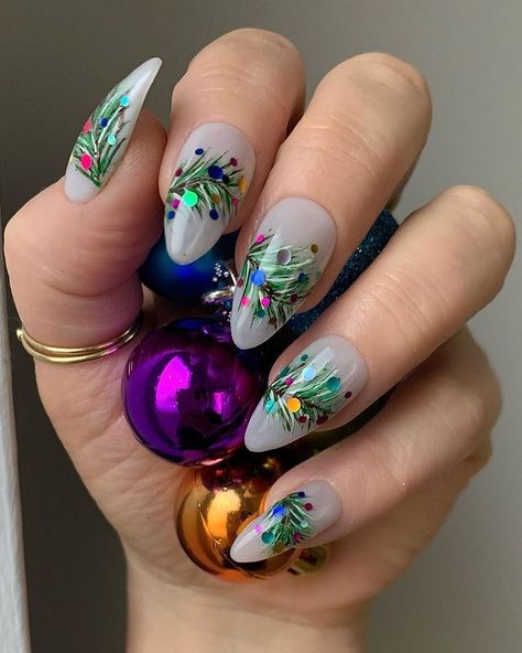 50+ Christmas Nails That You Need To Try! This includes Christmas nails acrylic, Christmas nails winter, Christmas nails coffin, Christmas nails simple, Christmas nails short, Christmas nails 2021, Christmas nails ideas and more! This also includes holiday nails, holiday nails winter christmas, holiday nails winter, holiday nails acrylic, winter nails, winter nails ideas, winter nails 2021 trends, winter nails 2021 and more! #christmasnails #christmasnailswinter #winternails #holidaynails December Nails, Holiday Nail Designs, Colorful Nail Art, Colorful Nail, Cute Christmas Nails, Christmas Gel Nails, Her Nails, Christmas Nail Art Designs, Festival Nails