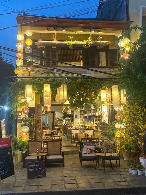 Hoi An Vietnam Aesthetic, Vietnamese Cafe Interior, Korean Restaurant Exterior, Vietnam Coffee Shop, Hanoi Cafe, Hanok Cafe, Vietnam Houses, Vietnamese Coffee Shop, Vietnam Cafe