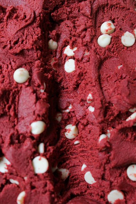 Red Velvet Cookie Dough - Sweets by Elise Red Velvet Cookie Dough, Red Velvet Flavor, Red Velvet Cookies, Edible Cookie Dough, White Chocolate Chips, Eat Dessert, Vegetarian Chocolate, Cookies And Cream, No Bake