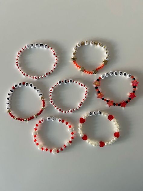 Red Friendship Bracelet Ideas, Red Eras Tour Bracelets, Eras Tour Bracelet Ideas Lyrics, The Eras Tour Bracelets Ideas, Ts Bracelets, Red Bracelet Ideas, Eras Tour Bracelet Ideas, Eras Bracelets, Swift Bracelet