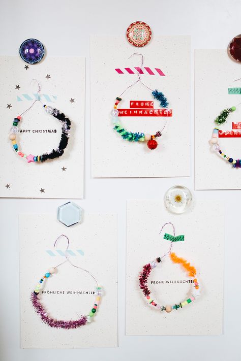 Easy-peasy Weihnachtskarten mit extra Bling-Bling basteln https://www.wlkmndys.com/weihnachtskarten-mit-bling-bling-basteln/ Christmas Cards Kids, Christmas Crafts For Gifts, Diy Christmas Cards, Christmas Mood, Crafty Diy, Xmas Crafts, Xmas Cards, Kids Cards, Diy Cards