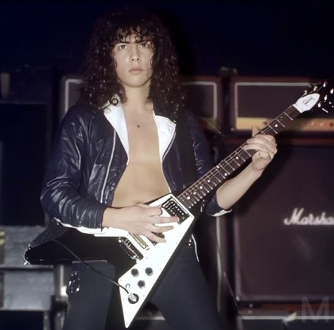 Kirk Hammett Polaroid, Guitar Legends, Kirk Hammet, Kirk Metallica, 80s Metal, Ride The Lightning, Best Guitarist, Flying V, Kirk Hammett