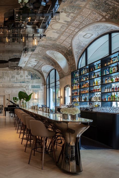 Steampunk Decor Ideas, Hotel Lutetia Paris, Bar Counter Design, Bar Interior Design, Steampunk Decor, Bar Interior, Kanazawa, Paris Restaurants, Darjeeling